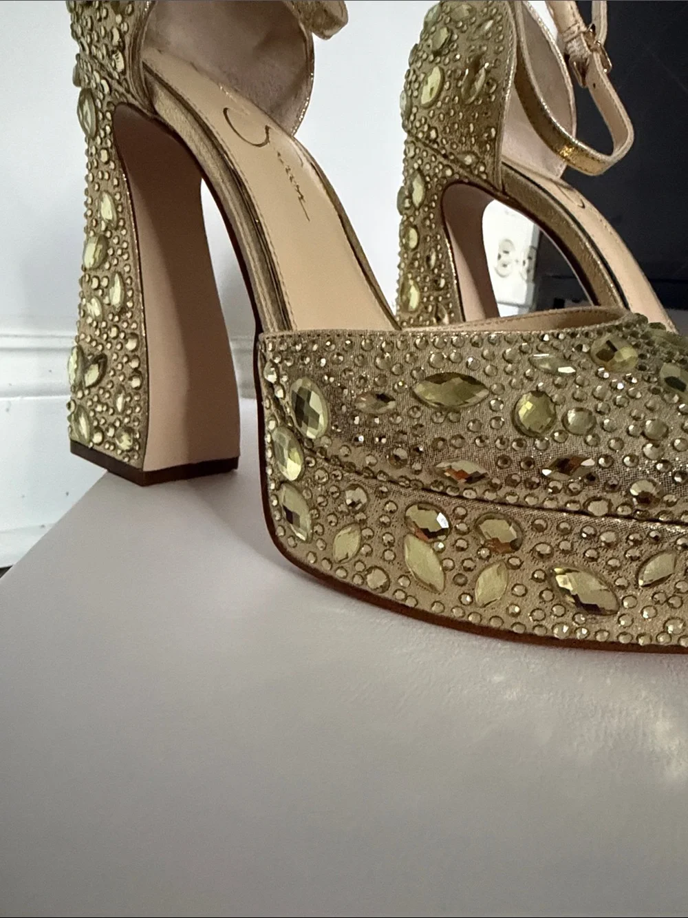 Jessica Simpson eye catching